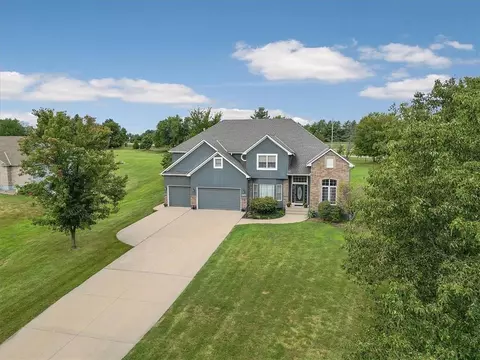 4116 SE Paddock Dr, Lees Summit, MO 64082