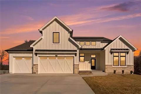 8364 NE 77th Ter, Kansas City, MO 64158