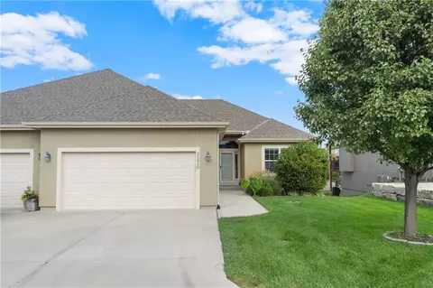 21820 W 116th Ter, Olathe, KS 66061
