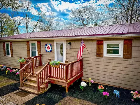 269 W Sugar Lake Dr, Mound City, KS 66056