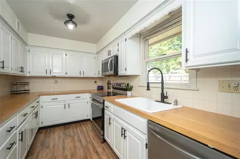 Kitchen - 4514 Strong Ave, Kansas City, KS 66106 photo 1 of 7