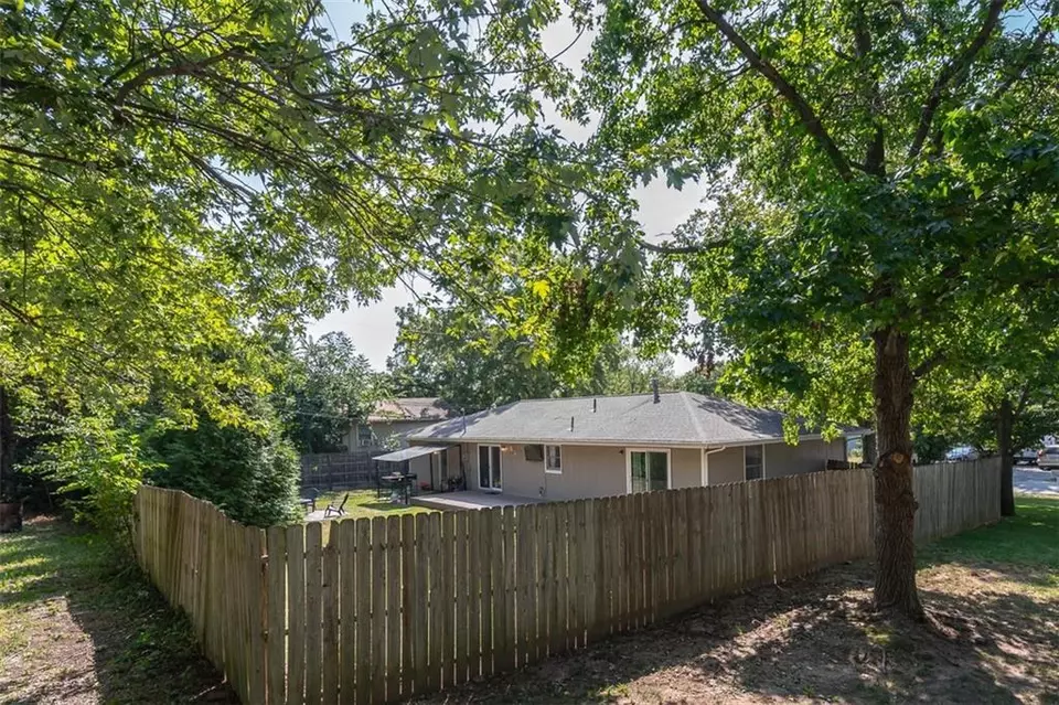Exterior - 4514 Strong Ave, Kansas City, KS 66106 photo 15 of 19