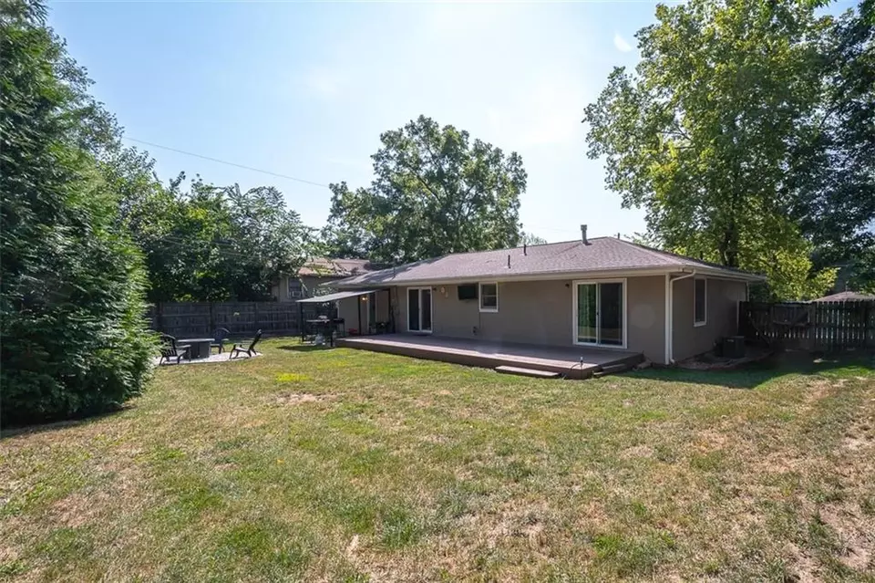 Exterior - 4514 Strong Ave, Kansas City, KS 66106 photo 17 of 19