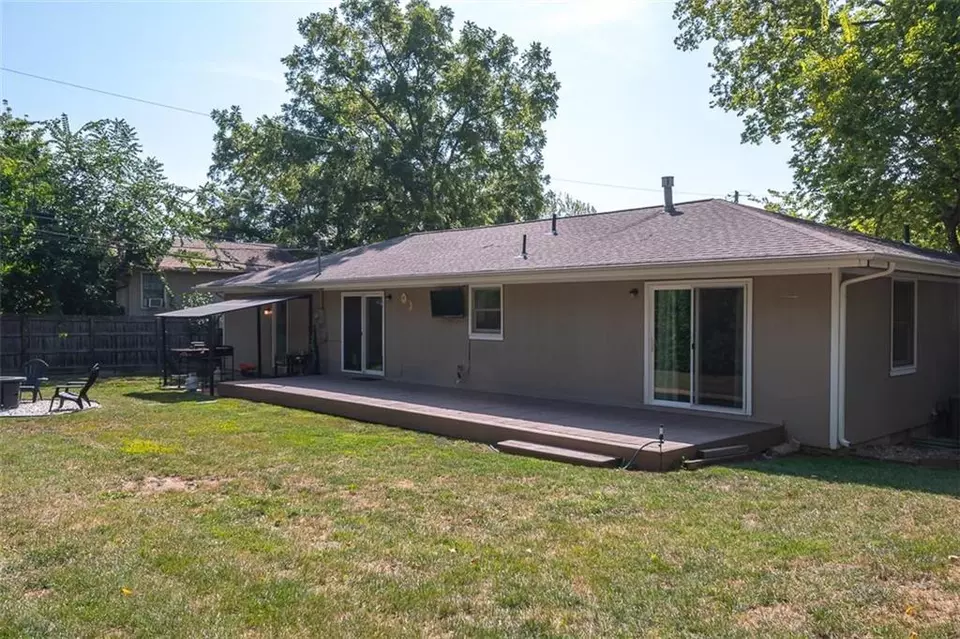 Exterior - 4514 Strong Ave, Kansas City, KS 66106 photo 18 of 19