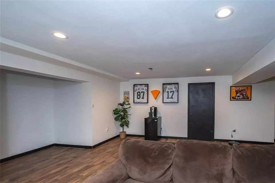 Entry Way - 4514 Strong Ave, Kansas City, KS 66106 photo 3 of 3