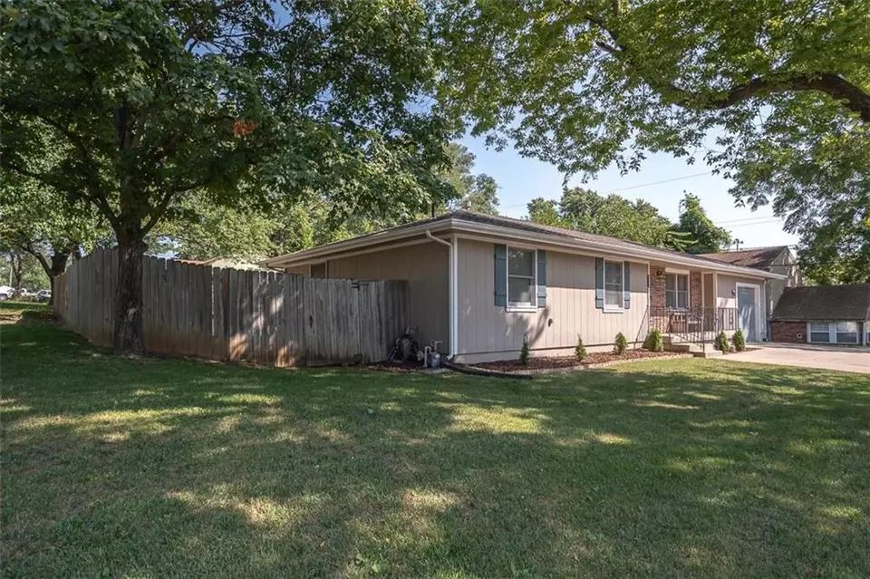 Exterior - 4514 Strong Ave, Kansas City, KS 66106 photo 3 of 19