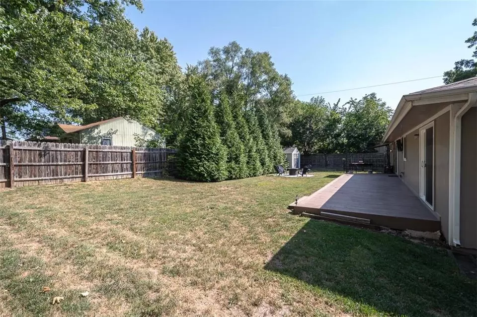 Exterior - 4514 Strong Ave, Kansas City, KS 66106 photo 16 of 19