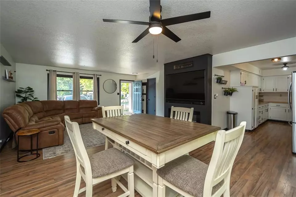 Dining - 4514 Strong Ave, Kansas City, KS 66106 photo 2 of 2