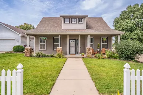 403 Pasadena Dr, Lawrence, KS 66049