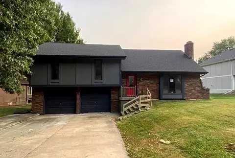 1105 Brookside Pl, Raymore, MO 64083