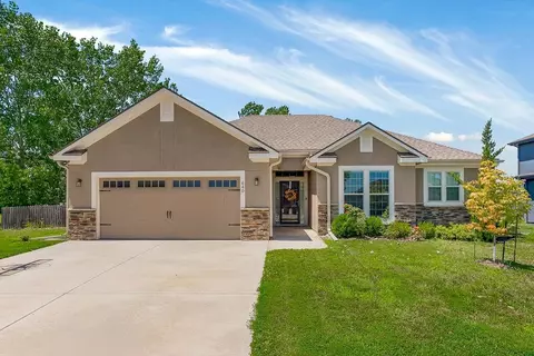 640 SW Crestview Dr, Grain Valley, MO 64029