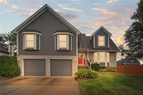 1007 NW Long Dr, Grain Valley, MO 64029