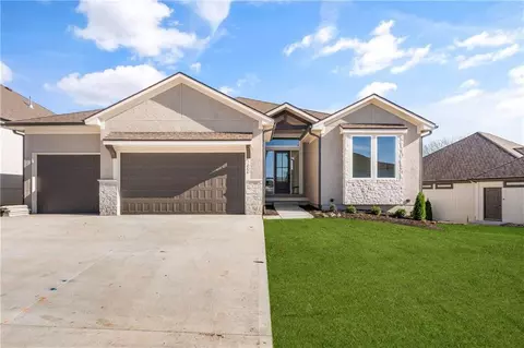 1600 NE Park Springs Ter, Lees Summit, MO 64064