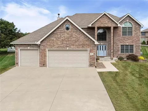 4213 NE Kennesaw Rdg, Lees Summit, MO 64064
