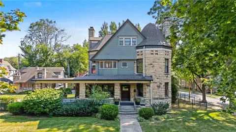 3501 Gladstone Blvd, Kansas City, MO 64123