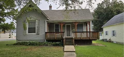 301 W Peoria St, Paola, KS 66071