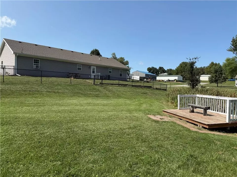 12971 Valley Dr, Saint Joseph, MO 64505 | MLS# 2574248 | 21 Photos - Movoto