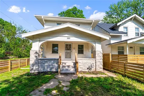 3801 Agnes Ave, Kansas City, MO 64128