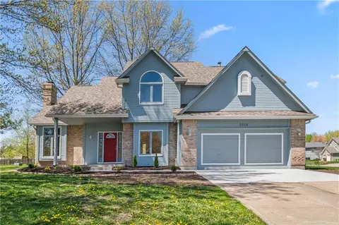 1010 SW Cross Creek Dr, Grain Valley, MO 64029