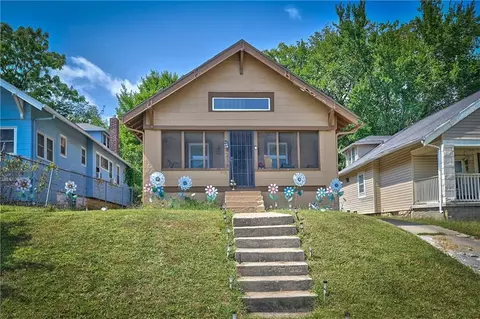 4216 College Ave, Kansas City, MO 64130