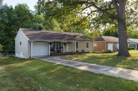 5911 W 75th Ter, Prairie Village, KS 66208