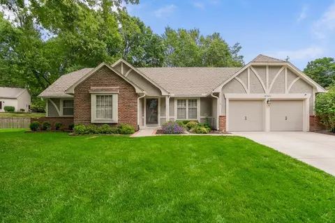 12851 Pembroke Cir, Leawood, KS 66209