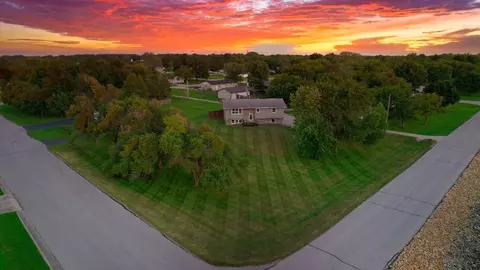1017 Willett St, Burlington, KS 66839