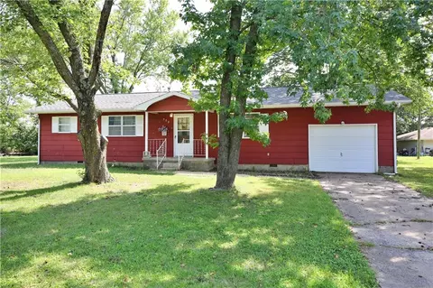 309 W 25th St, Baxter Springs, KS 66713