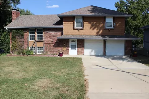 7539 Westridge Rd, Raytown, MO 64138