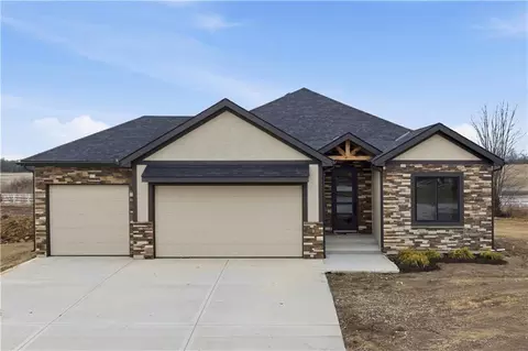 27601 E 128th Ct, Lees Summit, MO 64086