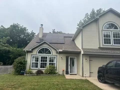 212 S Huntsman Blvd, Raymore, MO 64083