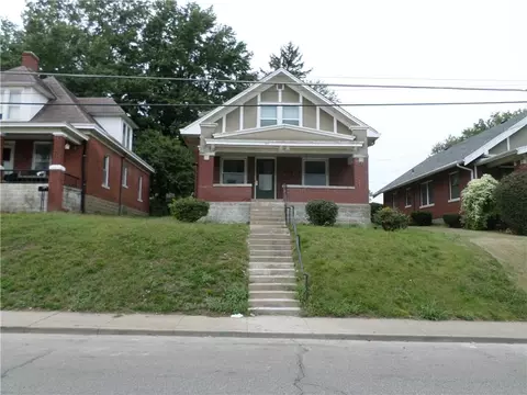 417 N 10th St, Atchison, KS 66002