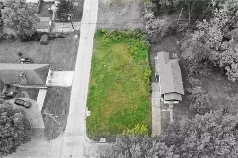 5650 Agnes Ave, Kansas City, MO 64130