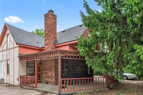 803 E College St, Independence, MO 64050