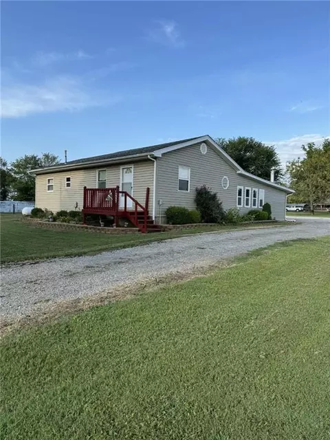3352 NE 400 Hwy, Weir, KS 66781