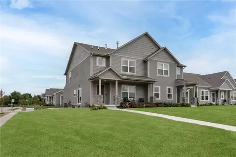 16997 W 164th Ter, Olathe, KS 66062