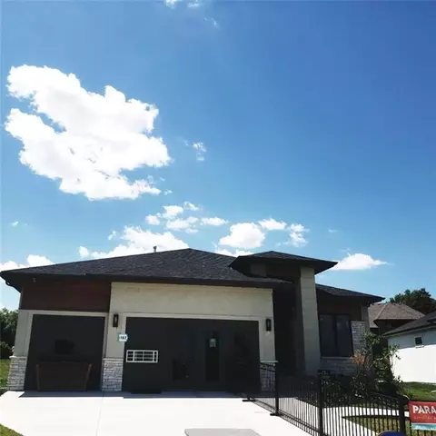 9836 Shady Bend Rd, Lenexa, KS 66227