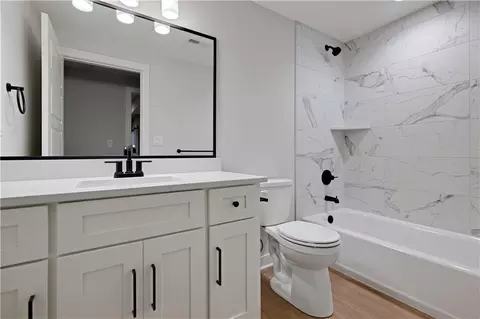 Bath - 9836 Shady Bend Rd, Lenexa, KS 66227 photo 4 of 4