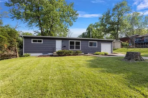 12205 E 46th St, Independence, MO 64055
