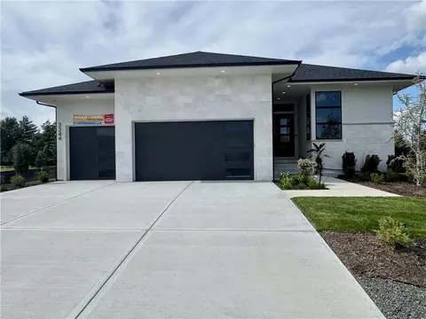 3344 W 133rd Ter, Leawood, KS 66209