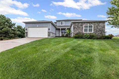 21982 W 116th Ter, Olathe, KS 66061
