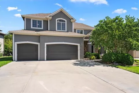 16001 Ballentine St, Overland Park, KS 66221