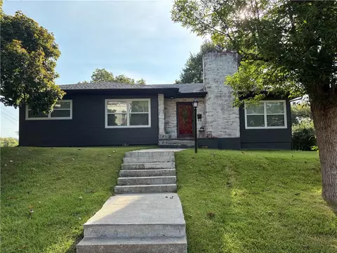 1024 N 3rd St, Atchison, KS 66002