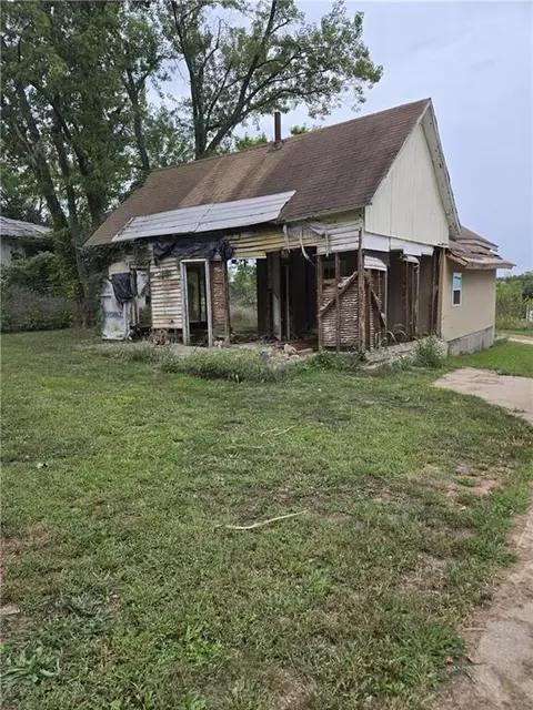 103 111 Main St, Centerville, KS 66014