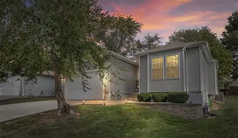 5200 NW Primrose Ct, Blue Springs, MO 64015
