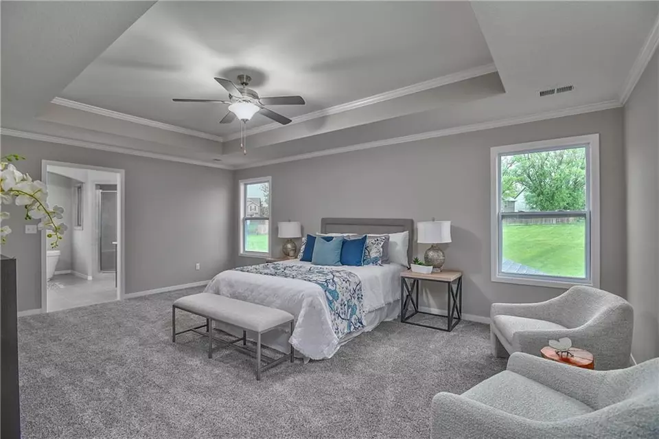 Bedroom - 6118 Lewis Dr, Shawnee, KS 66226 photo 1 of 4