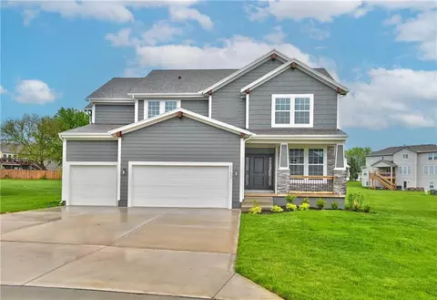 Exterior - 6118 Lewis Dr, Shawnee, KS 66226 photo 1 of 5