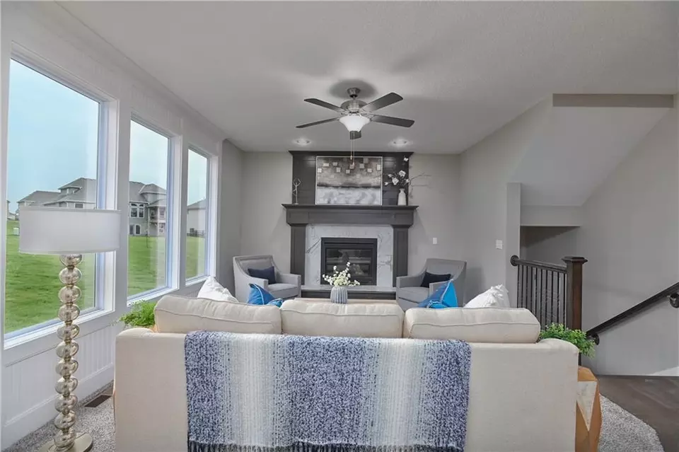 Living - 6118 Lewis Dr, Shawnee, KS 66226 photo 3 of 3