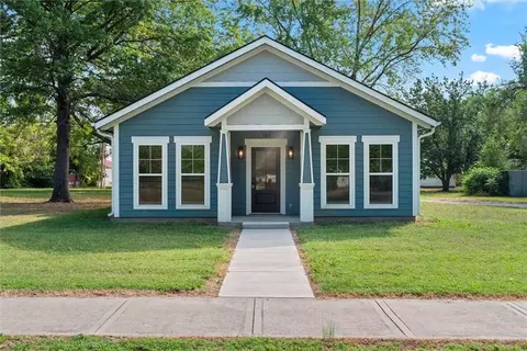 706 N Main St, Urich, MO 64788