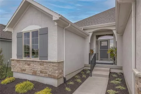 12616 W 138th Pl, Overland Park, KS 66221